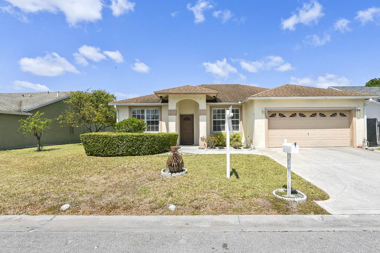 1120 Hatteras Circle - Photo 1