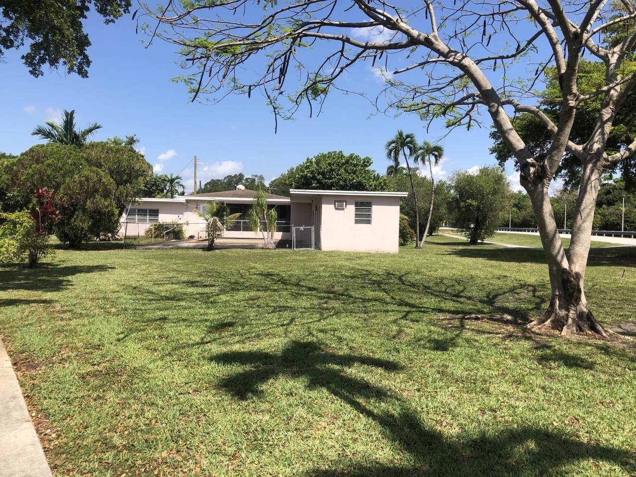 1230 Royal Poinciana Boulevard - Photo 1