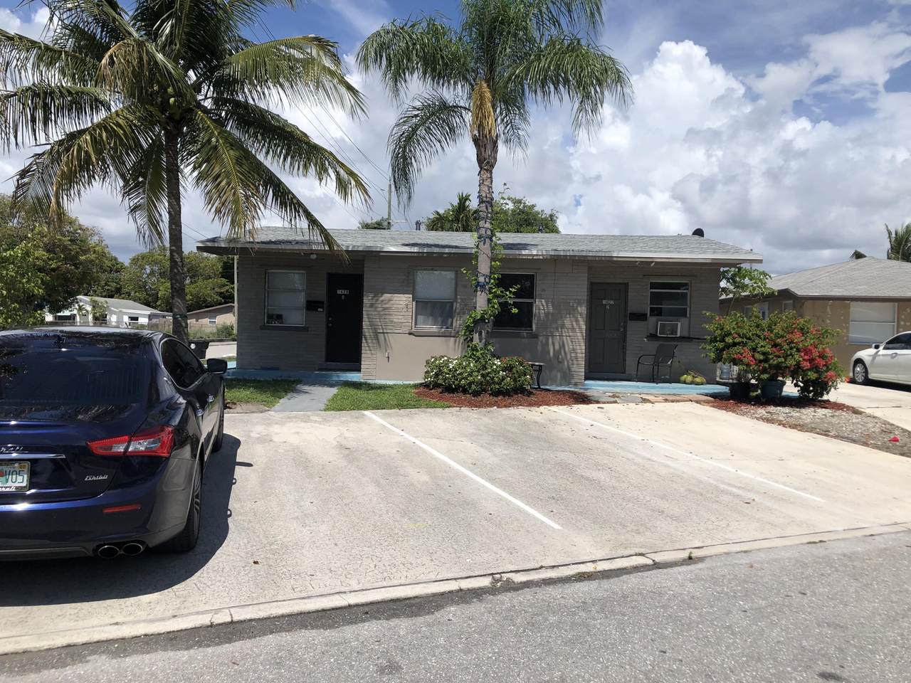 1427 Railroad Avenue - Photo 1