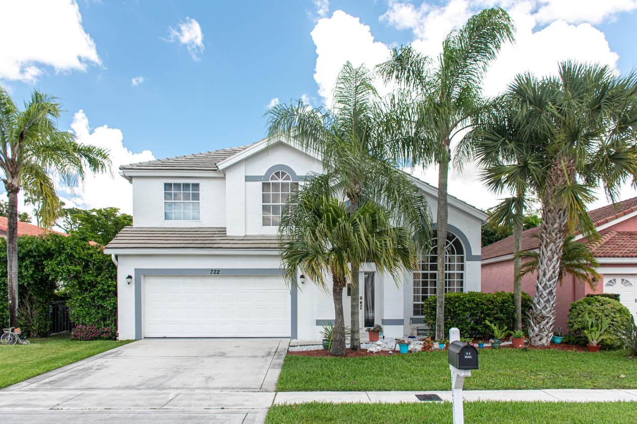 722 Lake Wellington Drive - Photo 1