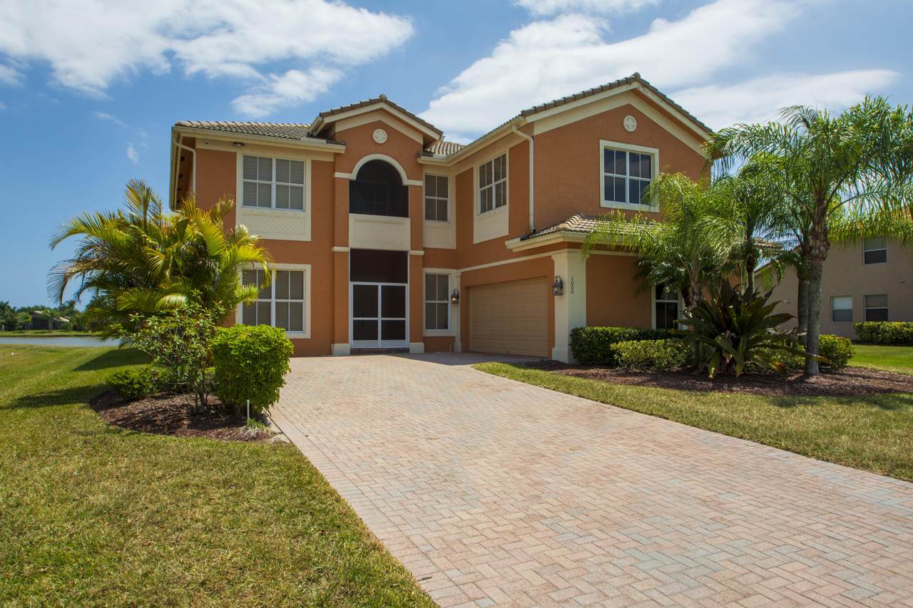 1000 Ruby Avenue - Photo 1