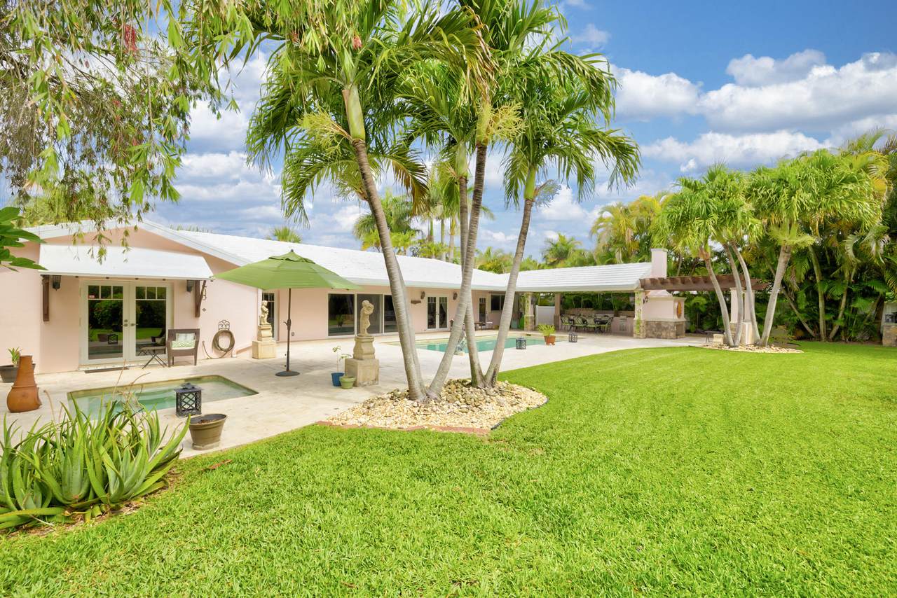 2200 Cocoanut Road - Photo 1