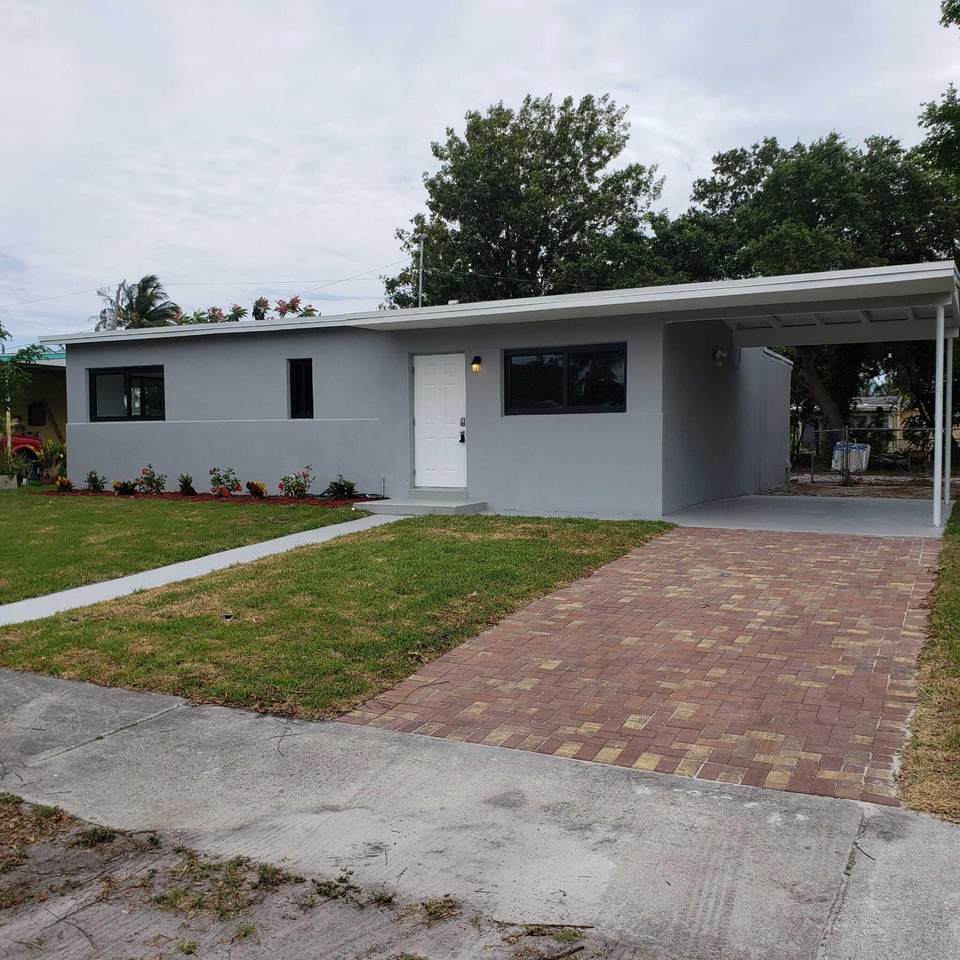 1426 Broward Street - Photo 1