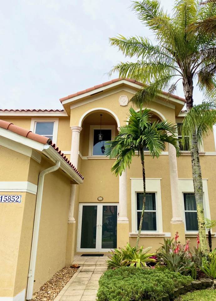 15852 61st Street - Photo 1