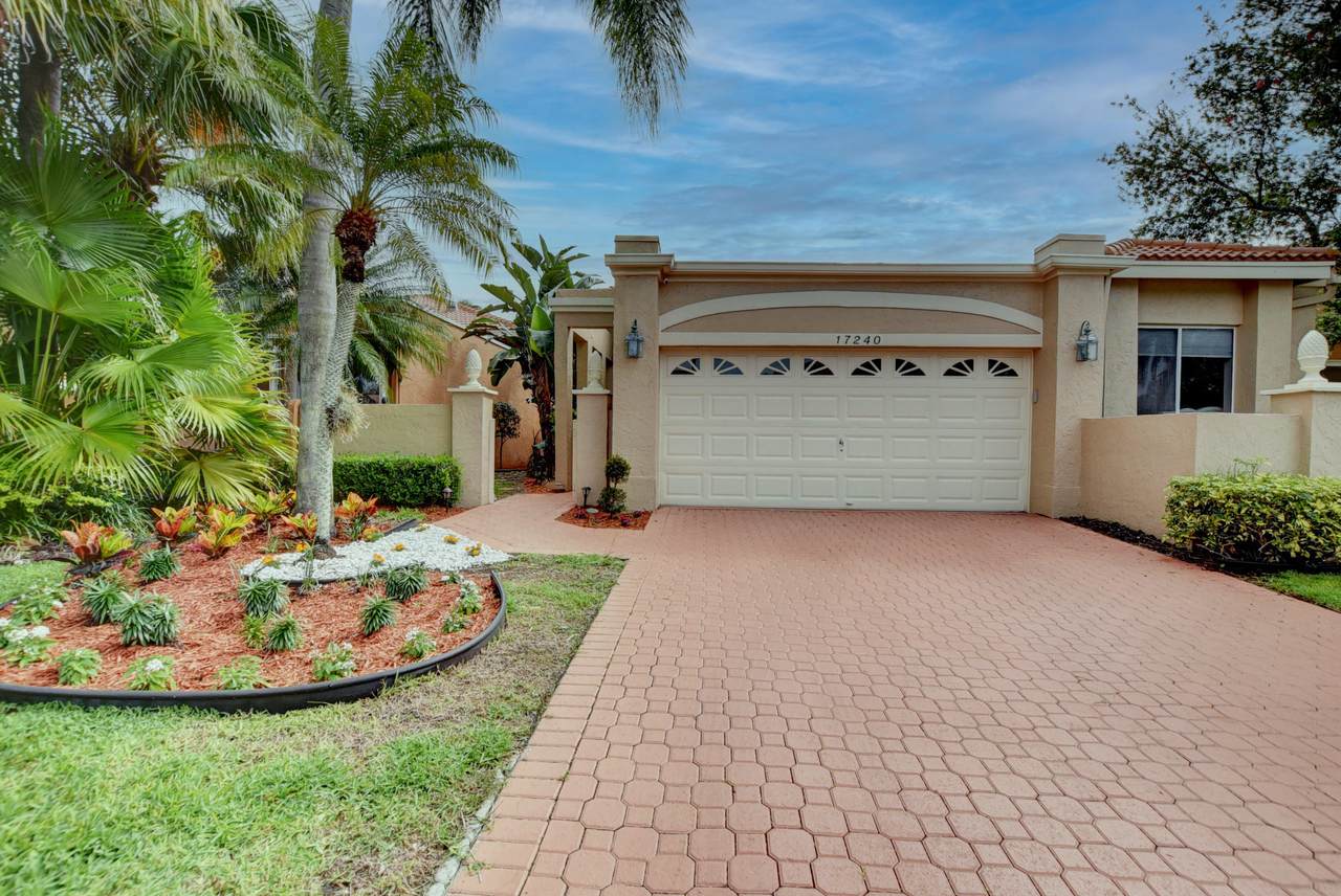 17240 Hampton Boulevard - Photo 1