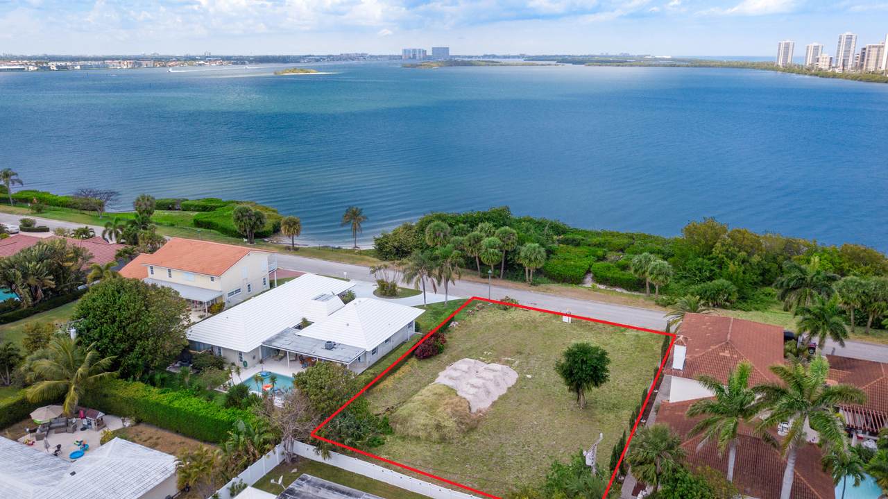 1161 Pine Point Road - Photo 1