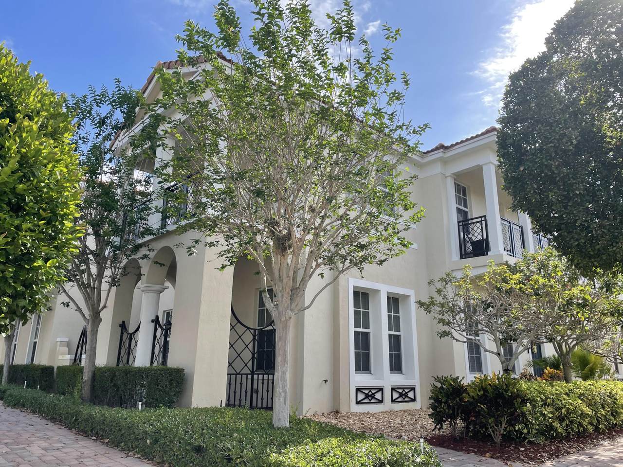 870 83 Lane - Photo 1