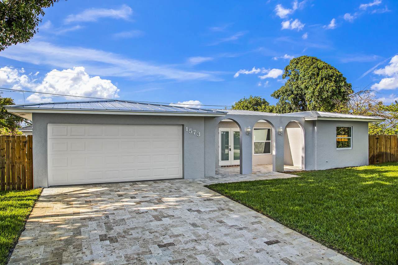 1573 8th Street - Photo 1