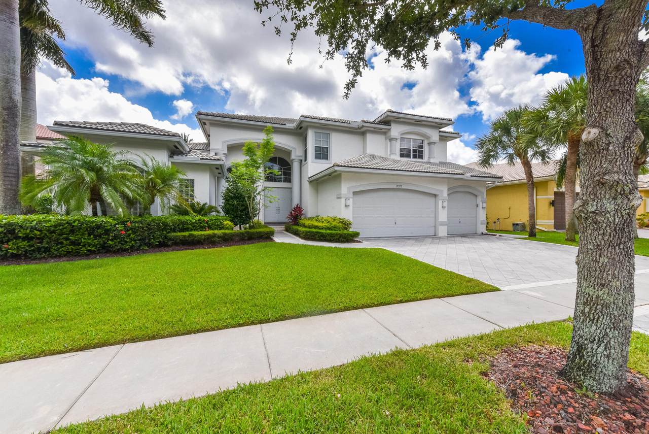 19212 Natures View Court - Photo 1
