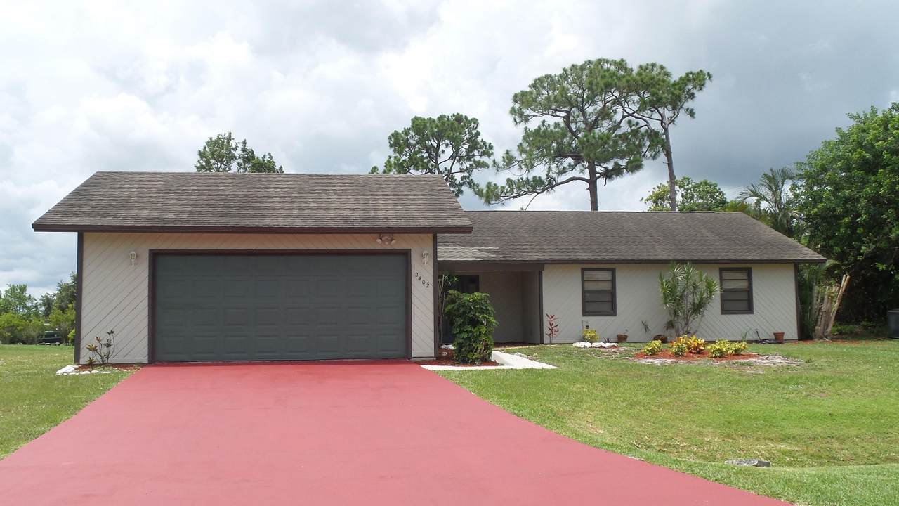 2402 Summit Street - Photo 1