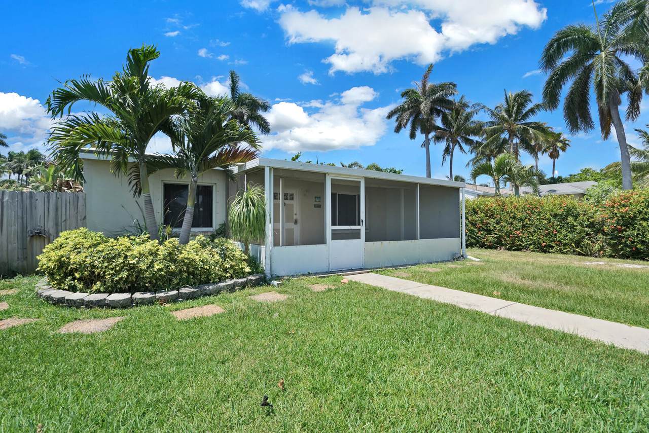 640 Oak Street - Photo 1