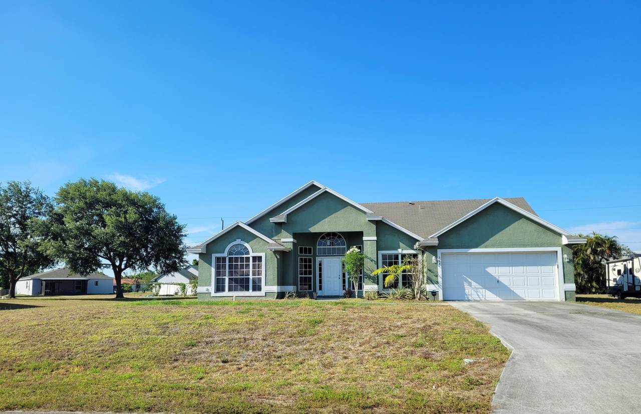 565 Dalton Circle - Photo 1