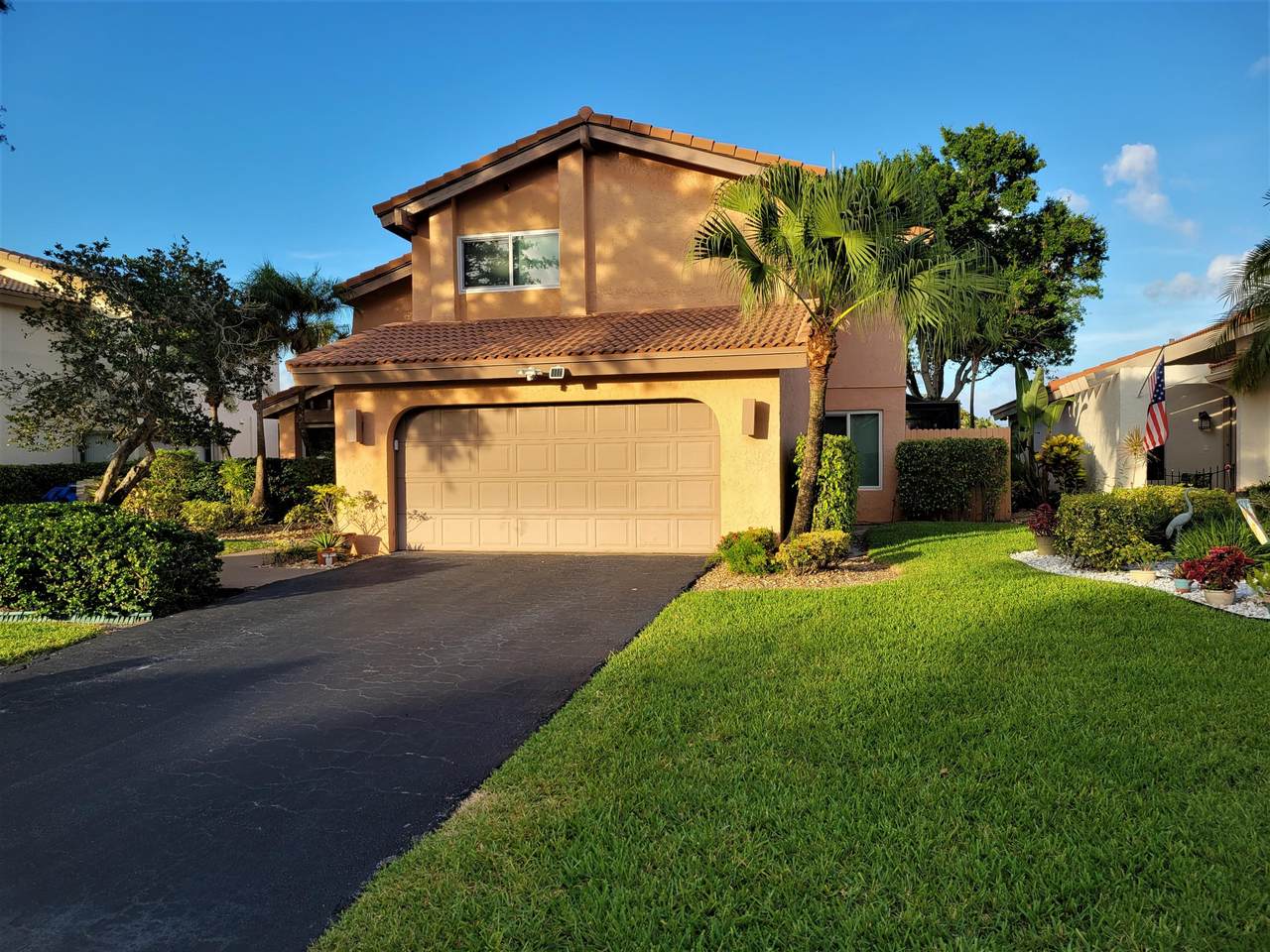 5585 Lakeview Mews Drive - Photo 1