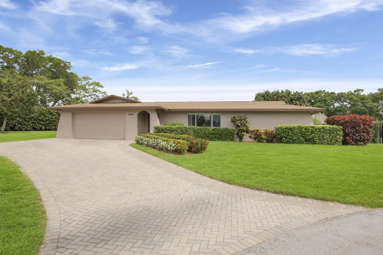 10921 Larch Court - Photo 1