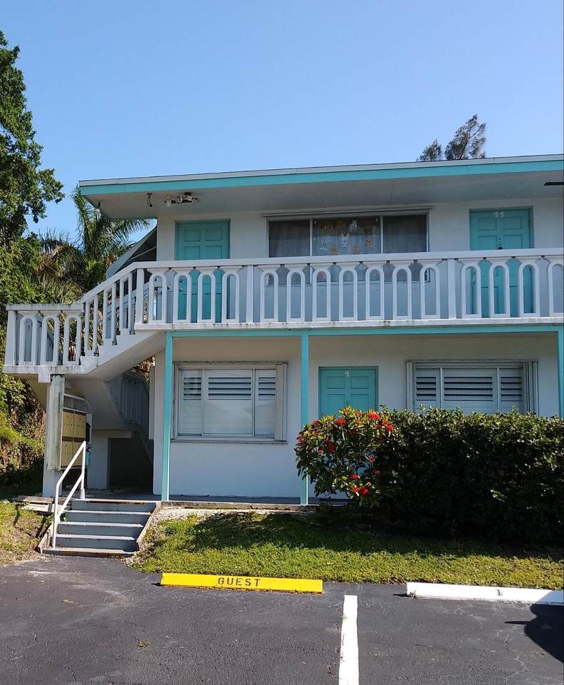 1980 Sunset 11 Avenue - Photo 1