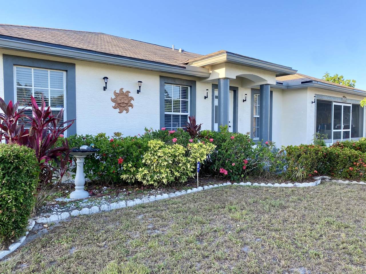 707 Floresta Drive - Photo 1
