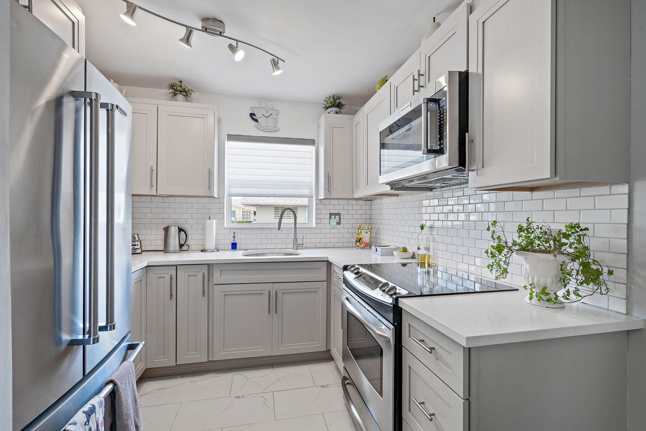 2950 Ashley Drive - Photo 1