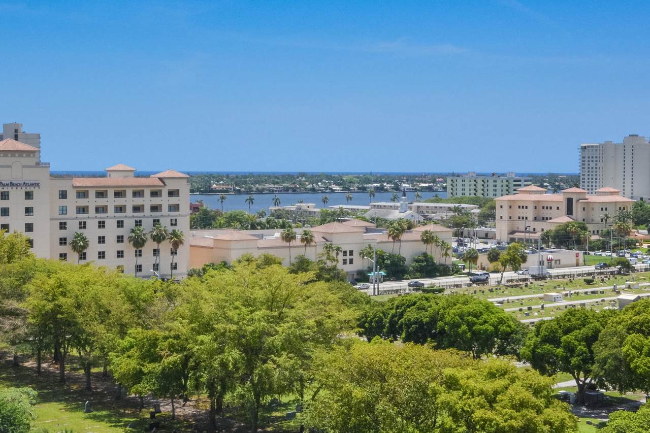 550 Okeechobee Boulevard - Photo 1