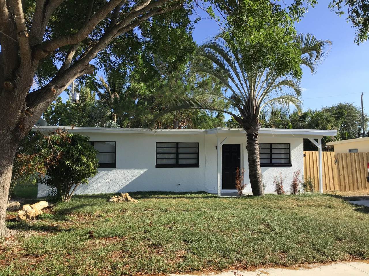 908 Hawie Street - Photo 1
