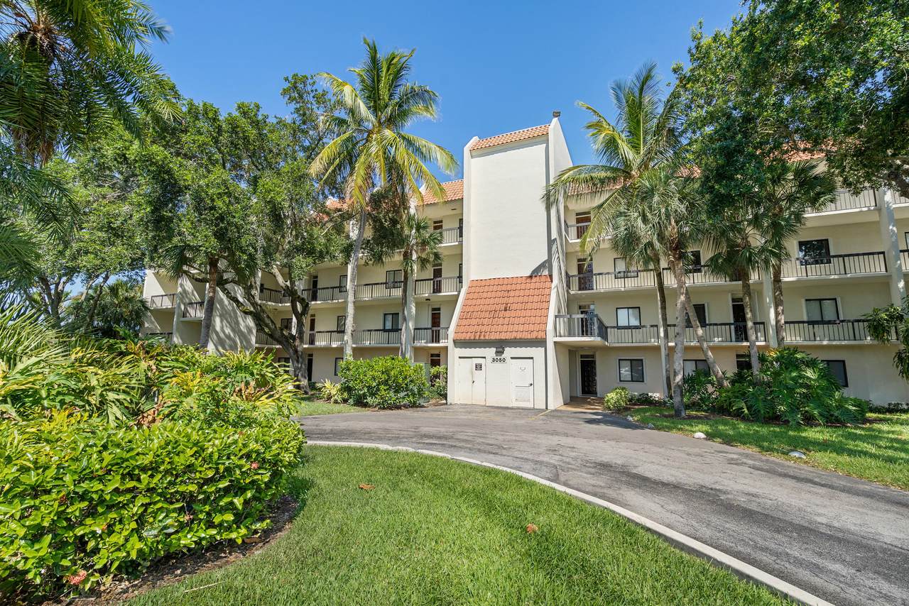 3050 Presidential Way - Photo 1