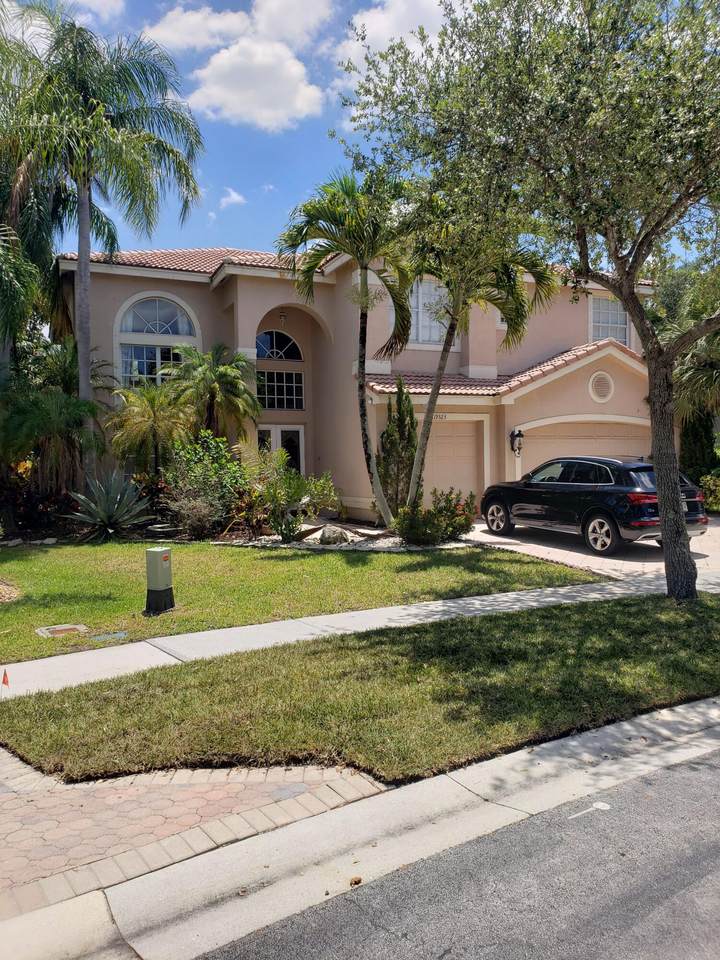 19323 Skyridge Circle - Photo 1