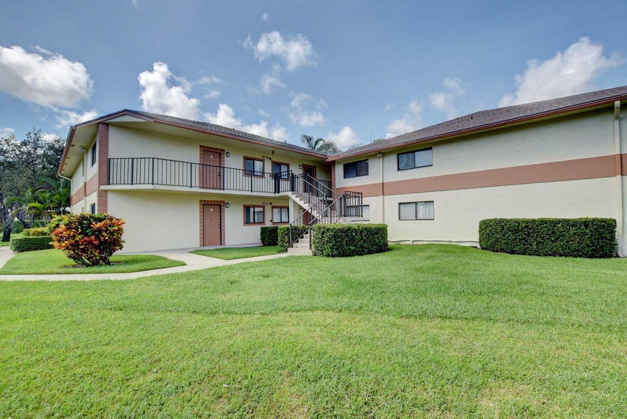 15401 Pembridge Avenue - Photo 1