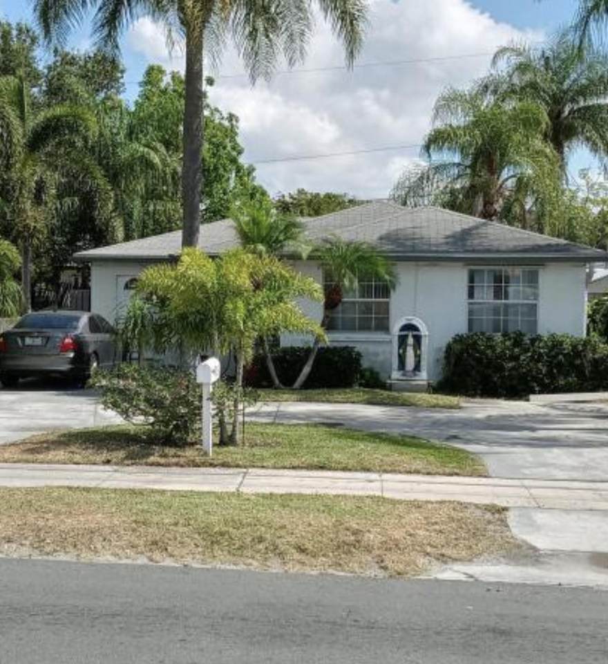 609 10th Street - Photo 1