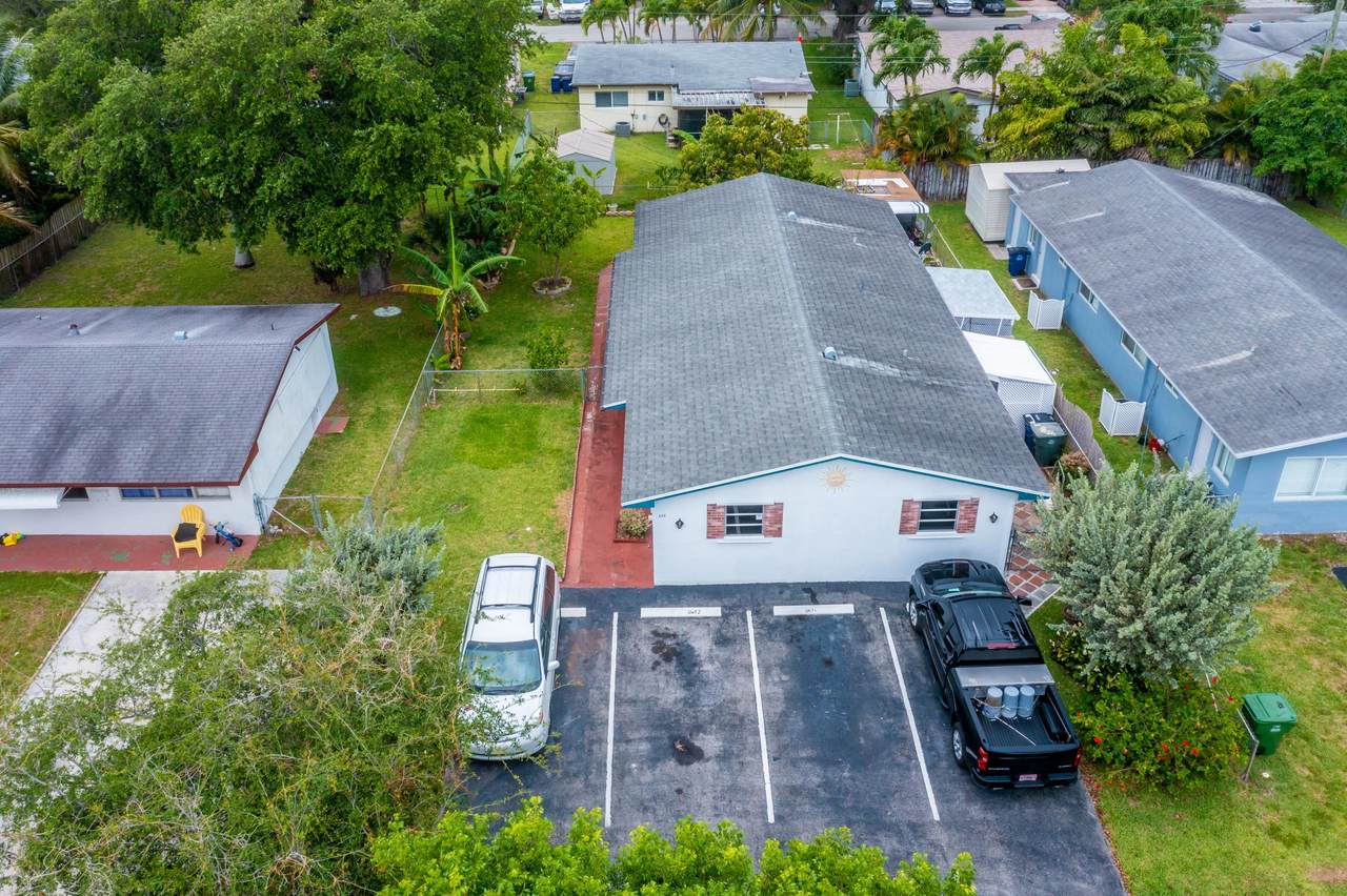 330 10th Terrace - Photo 1