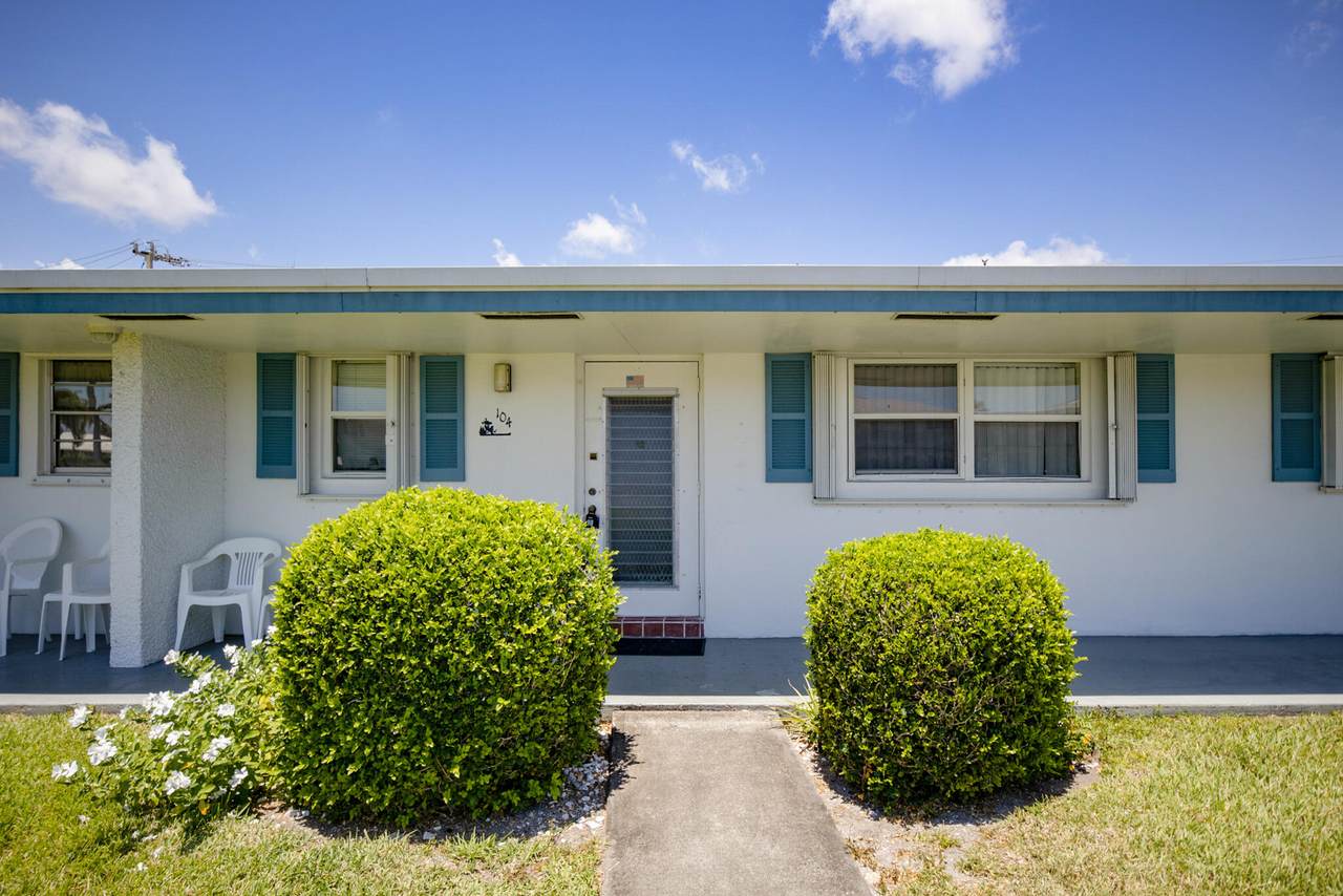 1119 Lake Terrace - Photo 1
