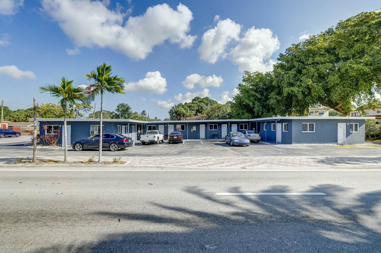 2300 6th Street - Photo 1
