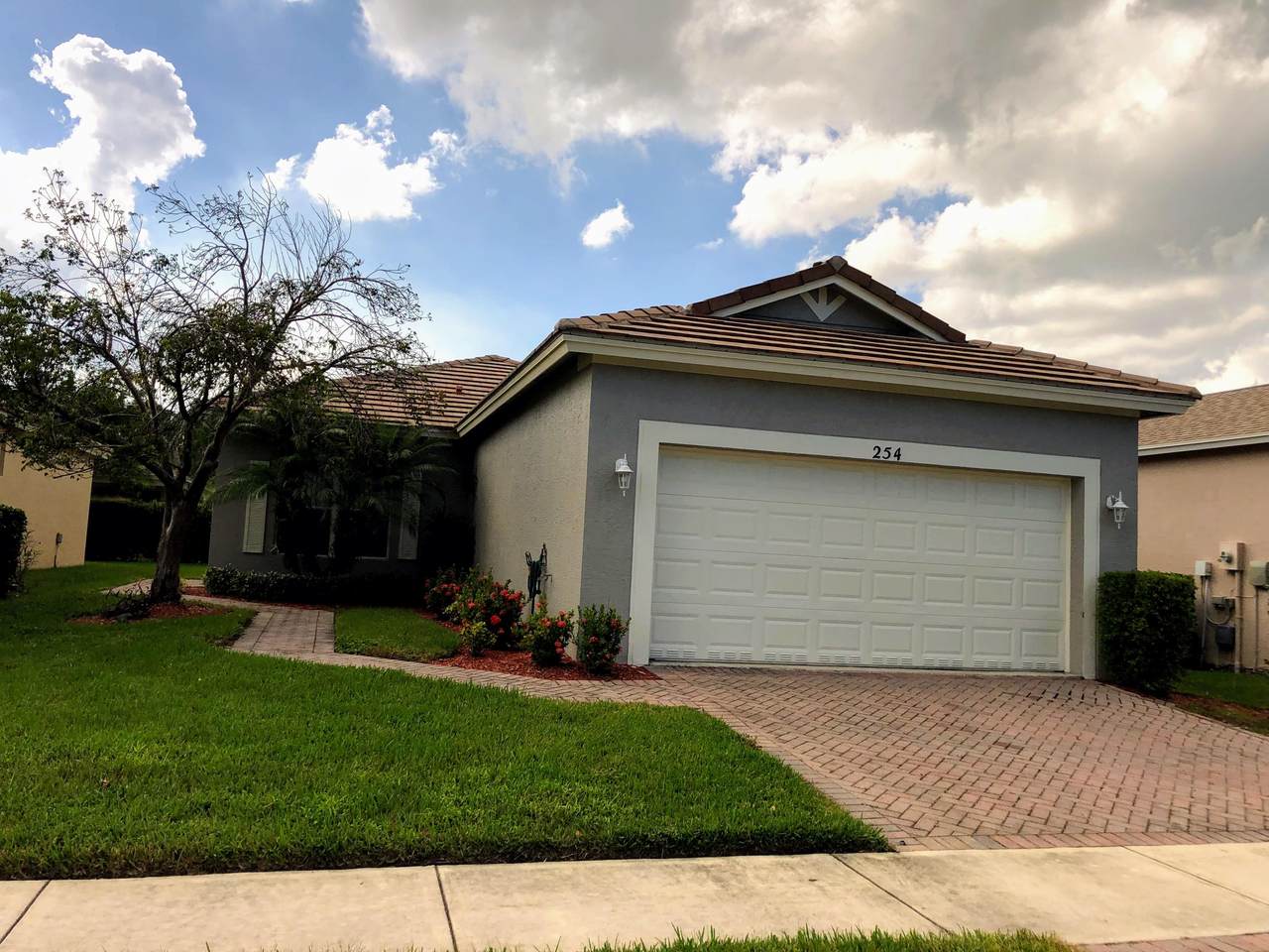 254 Manatee Springs Way - Photo 1