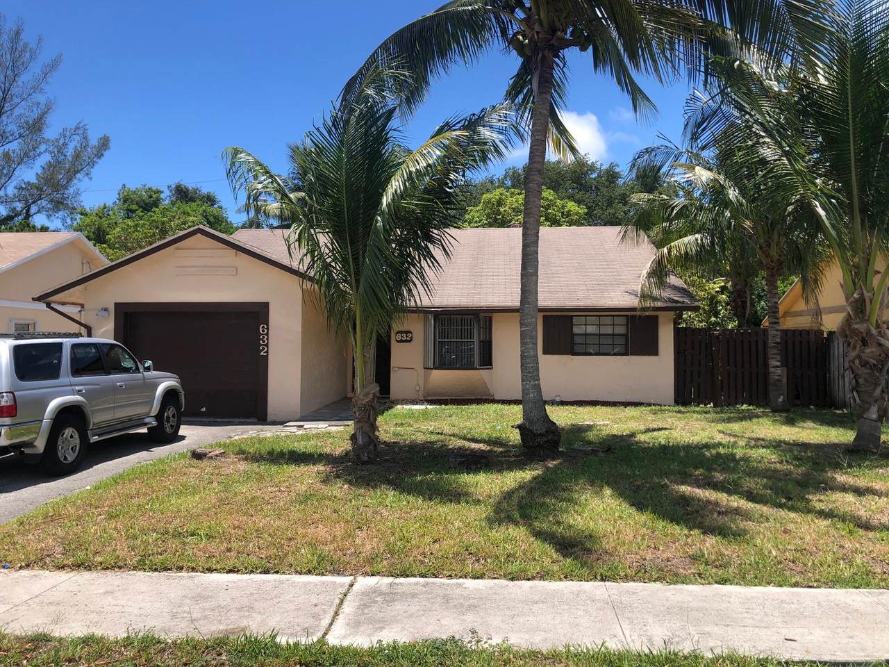 632 4th Avenue - Photo 1
