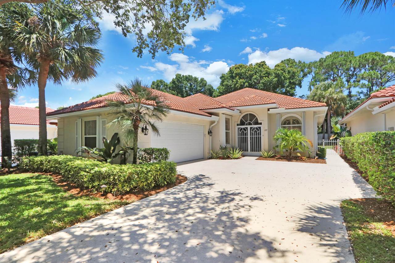 197 Tall Oaks Circle - Photo 1