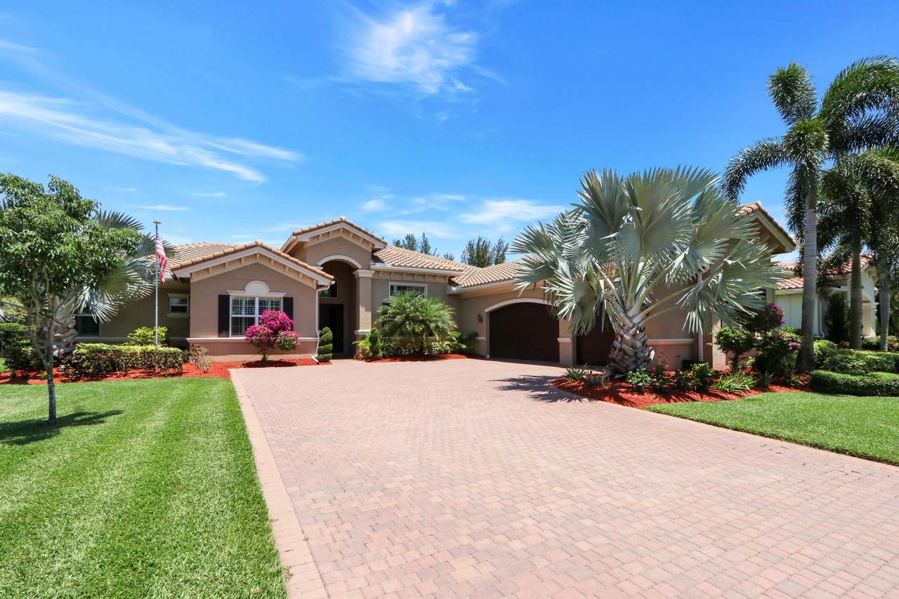 7726 Maywood Crest Drive - Photo 1