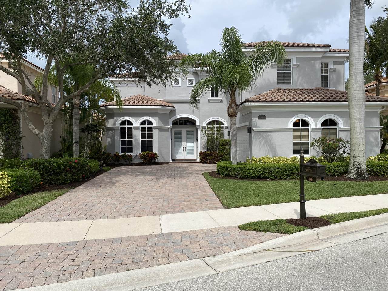 104 Siesta Way - Photo 1