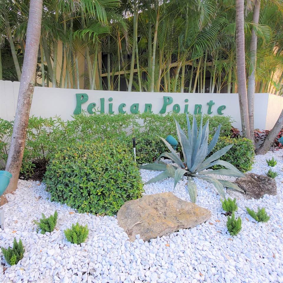 30 Pelican Pointe Drive - Photo 1