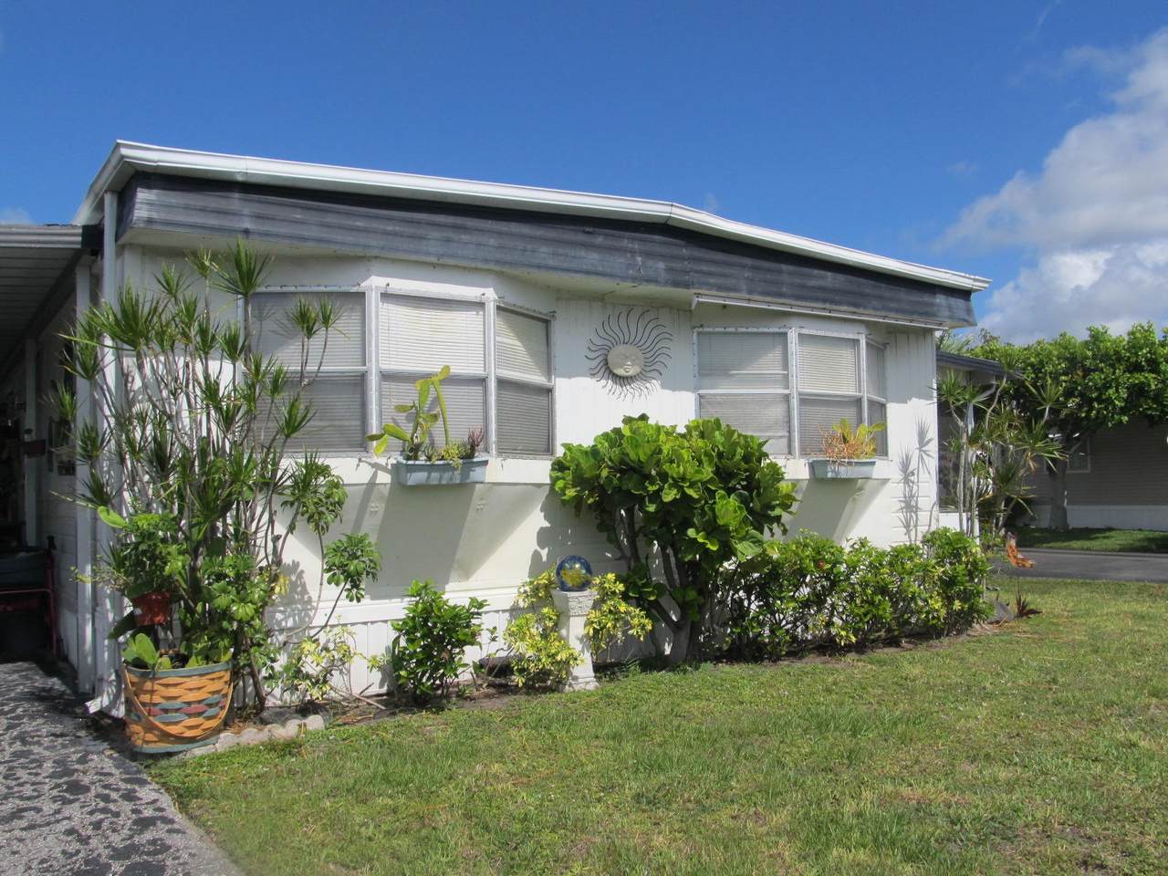 56012 Amparo Bay - Photo 1