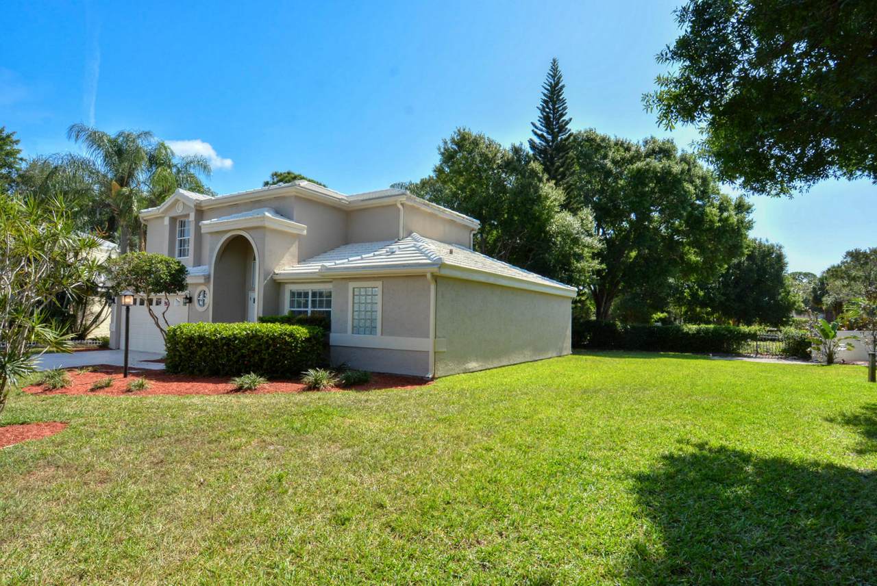 9253 Woods End Place - Photo 1