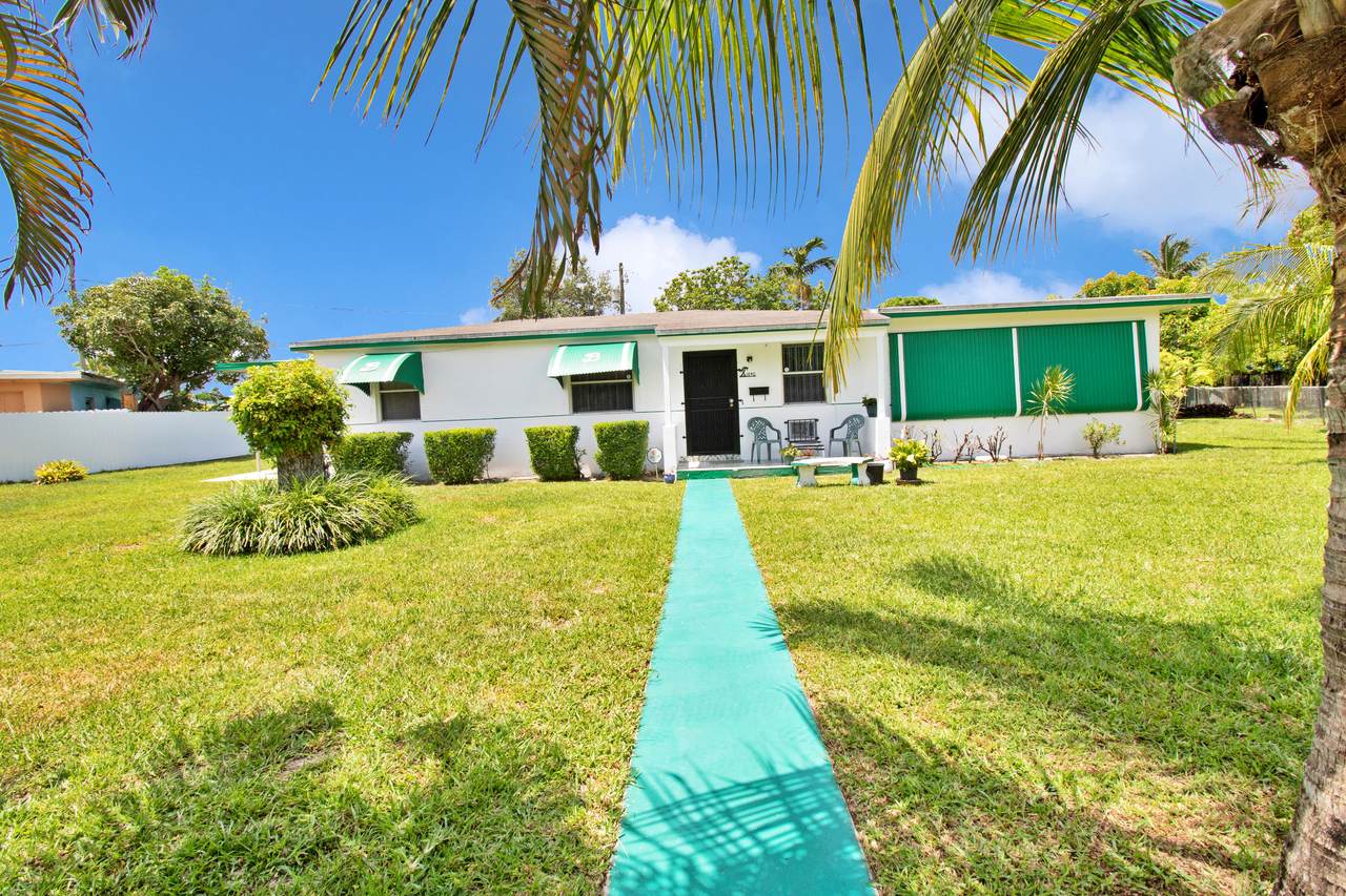 1840 122nd Street - Photo 1