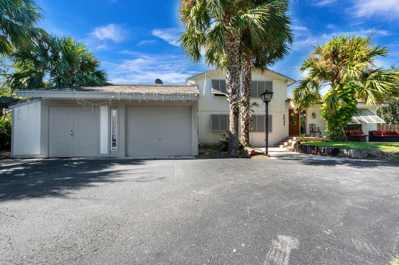 3032 Collin Drive - Photo 1