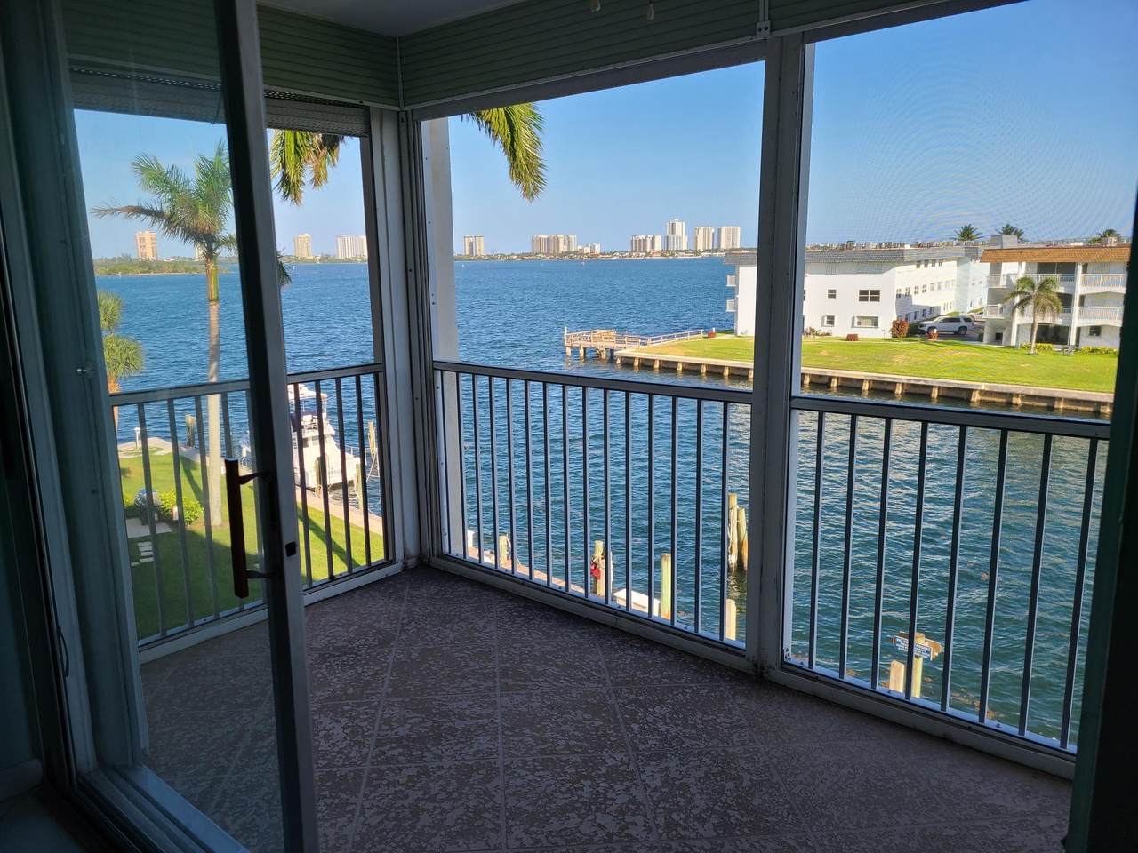100 Paradise Harbour Boulevard - Photo 1