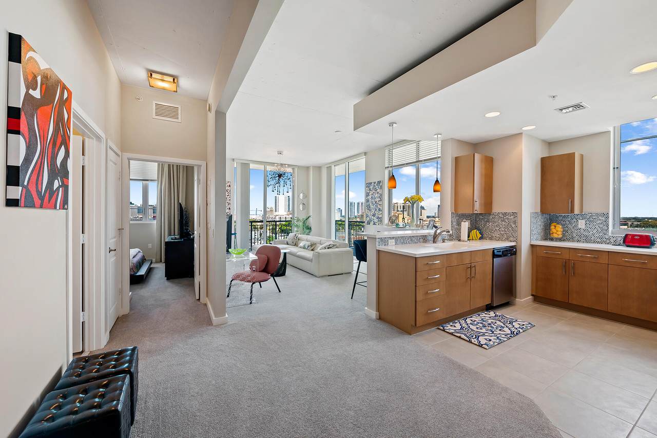 300 Australian Avenue - Photo 1