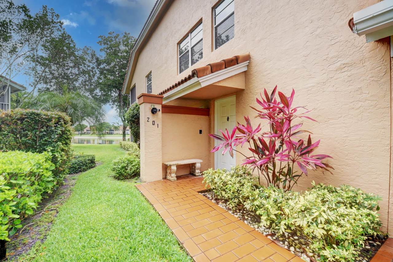 9721 Shadybrook Drive - Photo 1
