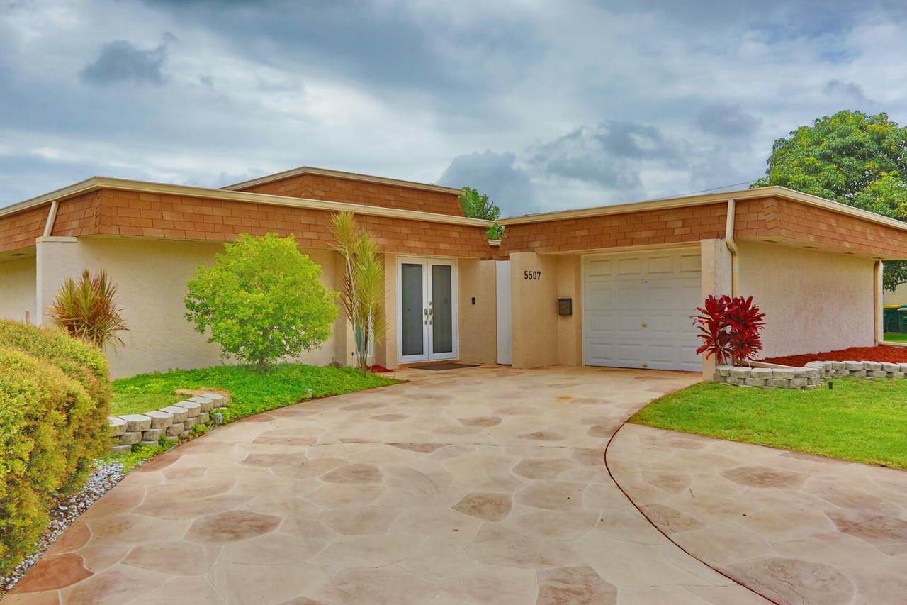 5507 Banyan Lane - Photo 1