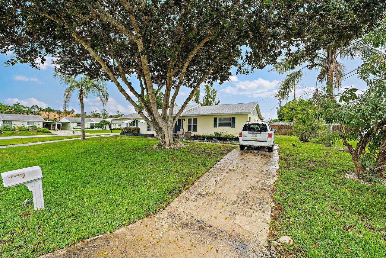 1005 Stillwater Drive - Photo 1