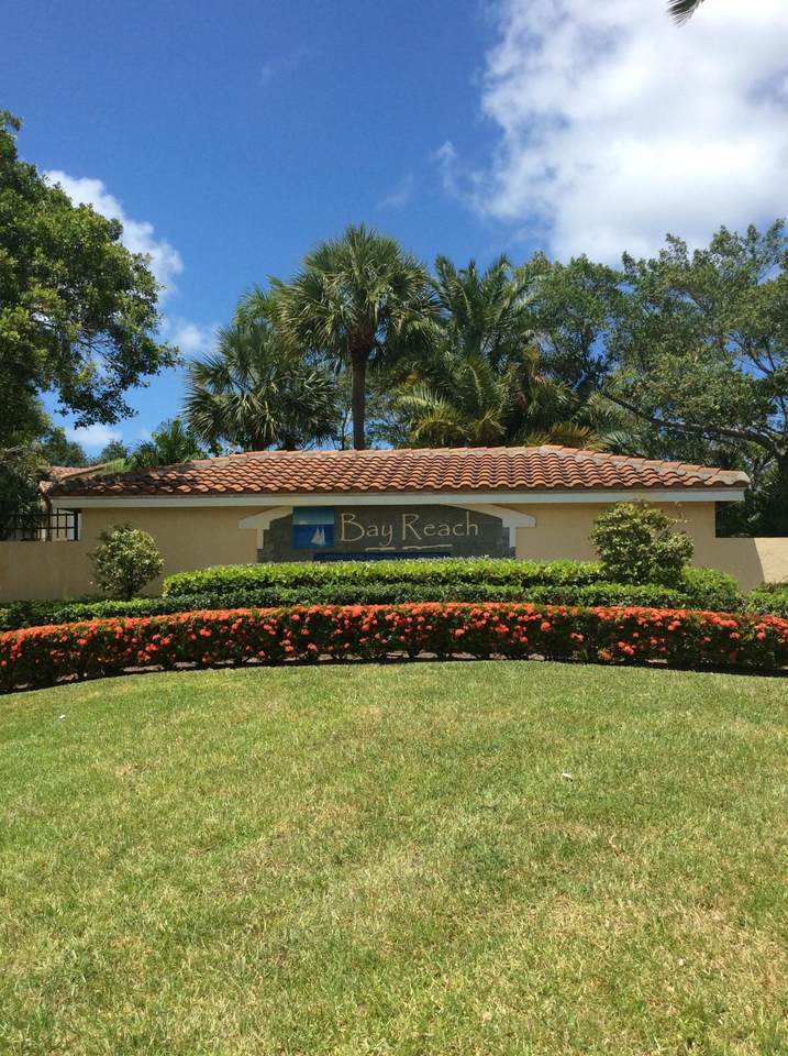 1015 Lakeshore Drive - Photo 1