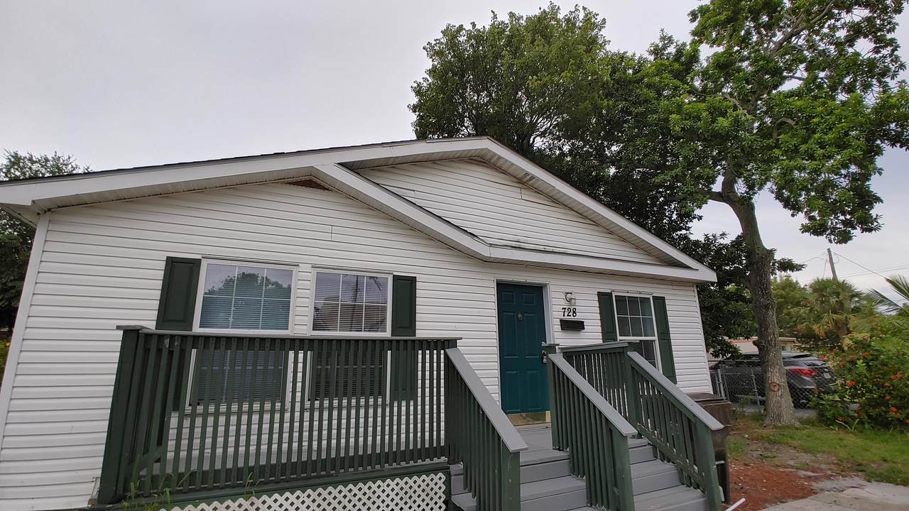 728 46th Street - Photo 1