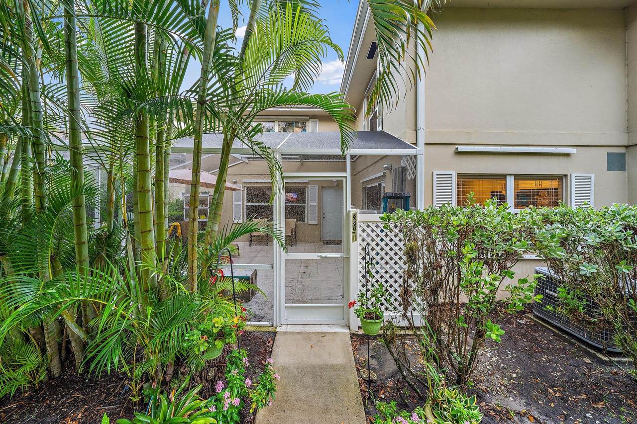 3241 Sunset Trace Circle - Photo 1