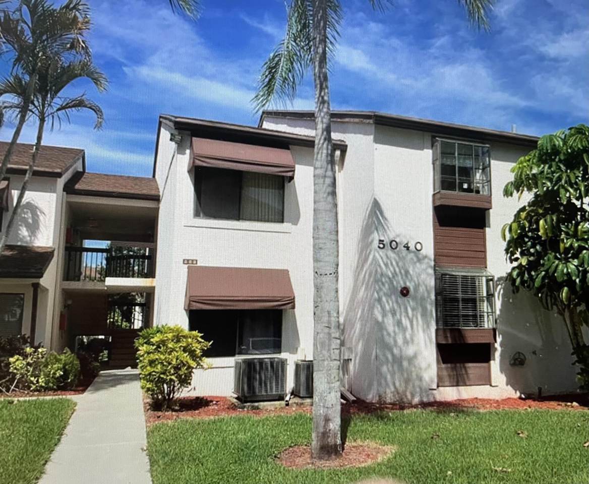 5040 Rose Hill Drive - Photo 1