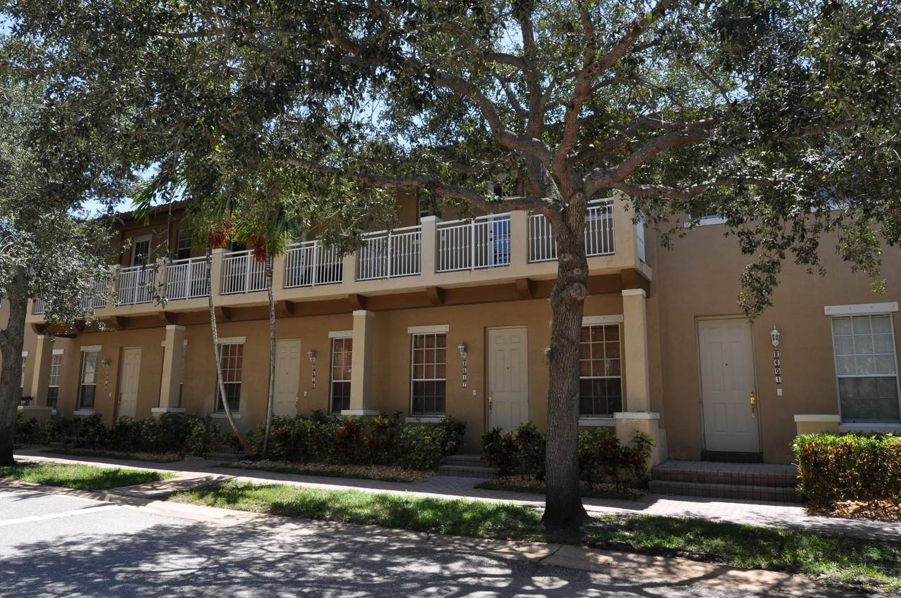 2517 7th Street - Photo 1